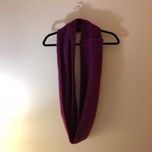 purple knit scarf